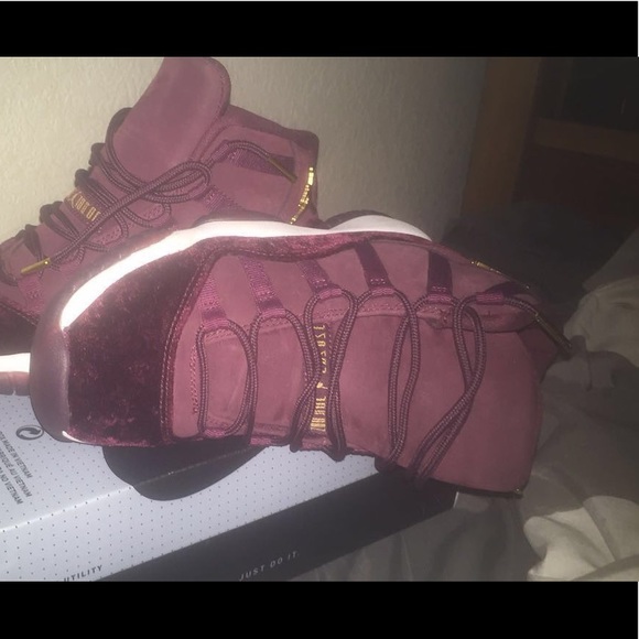 Red velvet jordan’s - Picture 2 of 2